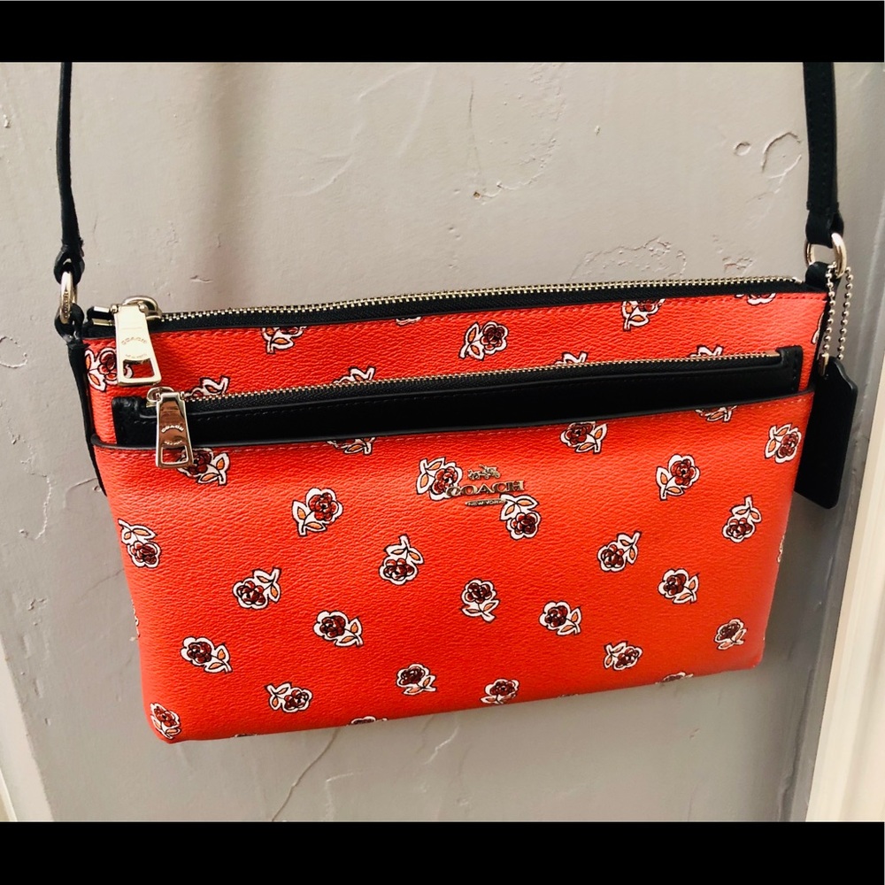 🚨Sold🚨🚨Coach Rose Print Crossbody bag - Picture 7 of 8